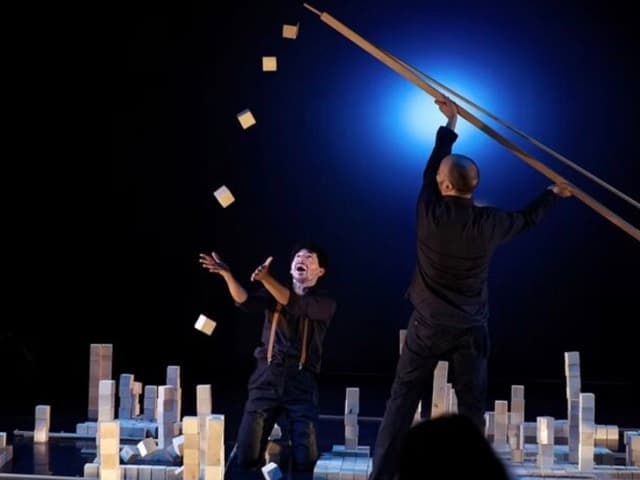  Cubes, lumière et musique pour les 3 à 5 ans