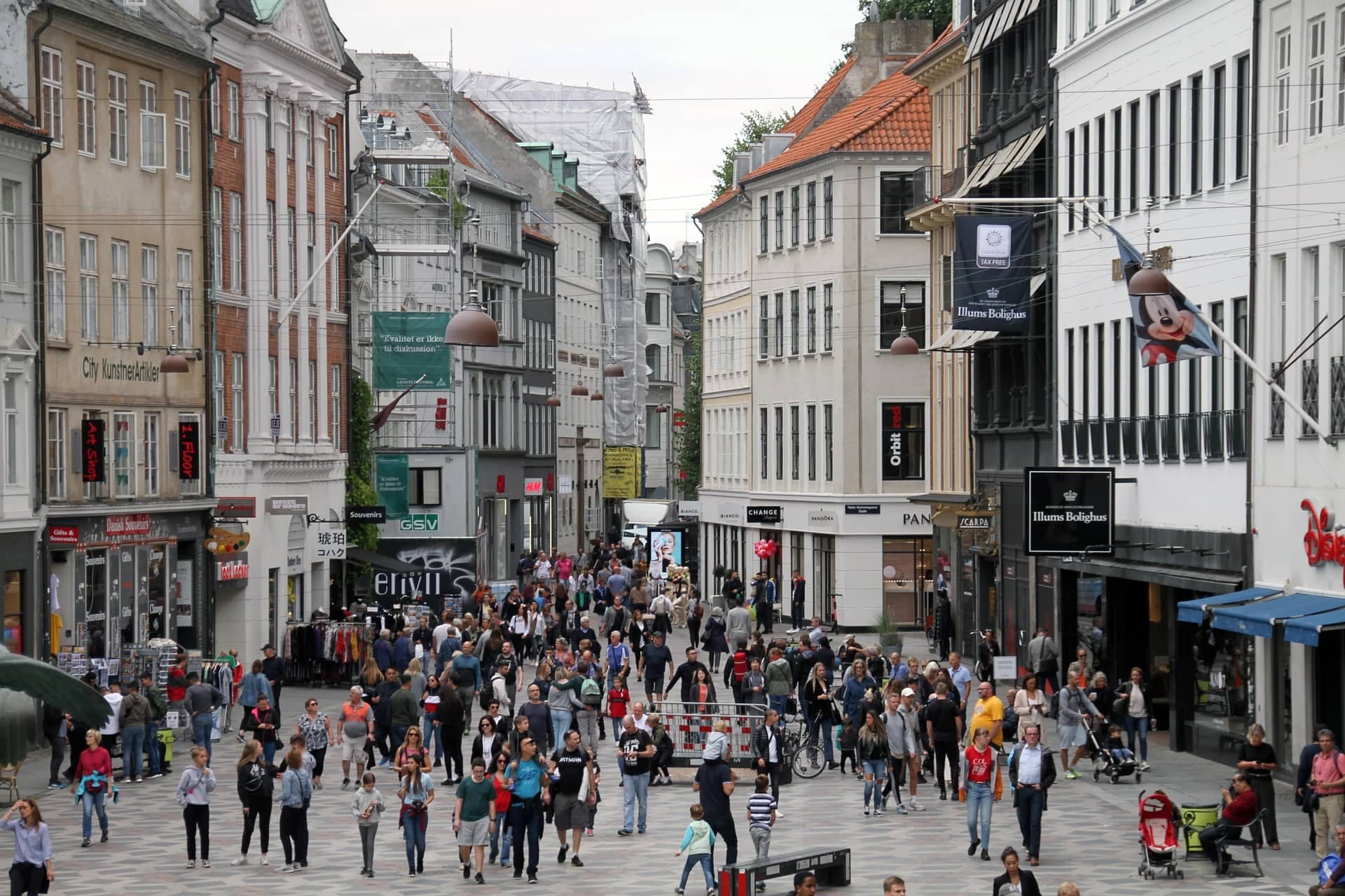 Saving Money in Luxembourg: Shopping and Grocery Tips